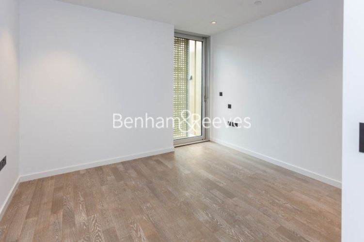 2 bedrooms flat to rent in Aurora Gardens, Nine Elms, SW11-image 1