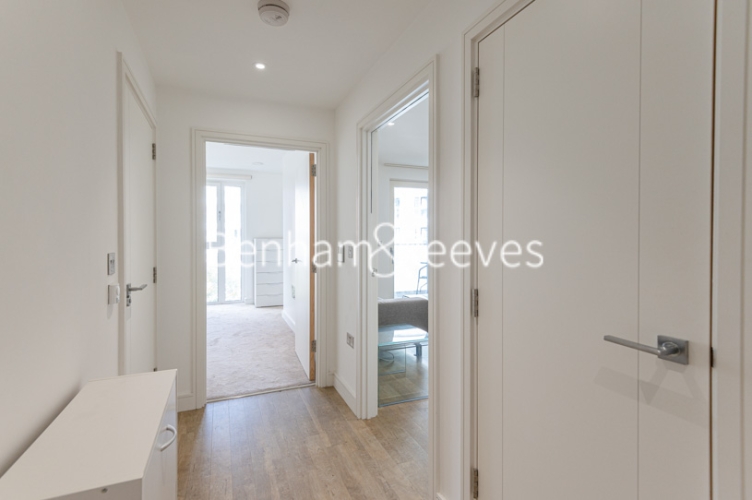 1 bedroom flat to rent in Wandsworth Road, Nine Elms, SW8-image 9