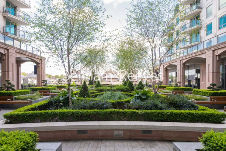 2  bedrooms flat to rent in St George’s Wharf, Nine Elms, SW8-image 8