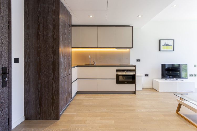 Studio flat to rent in Faraday House, Circus Road West, SW11-image 2