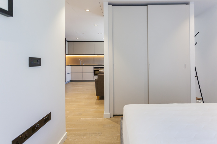 Studio flat to rent in Faraday House, Circus Road West, SW11-image 8