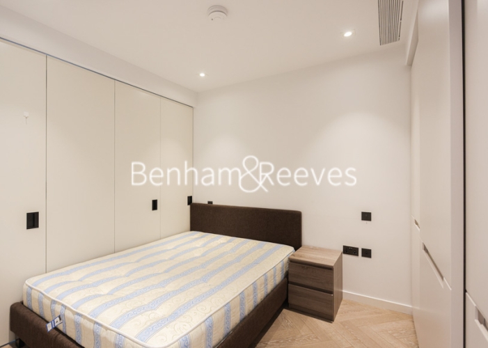 Studio flat to rent in Pearce House, Circus Road West, SW11-image 3