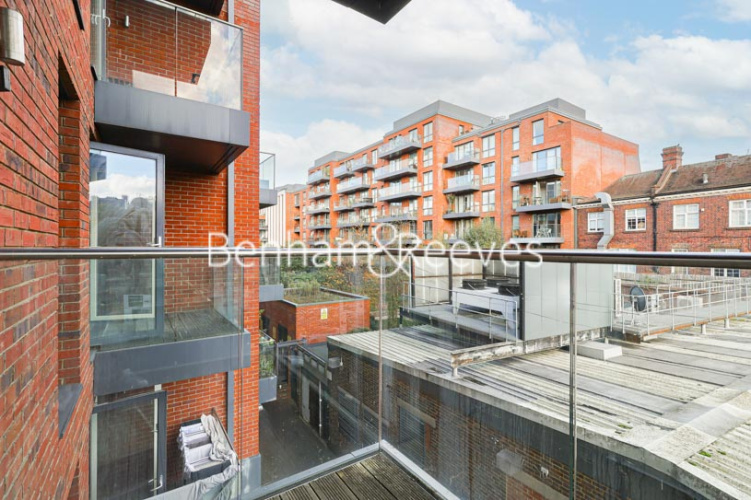 2 bedrooms flat to rent in Gaumont Place, Nine Elms, SW2-image 5