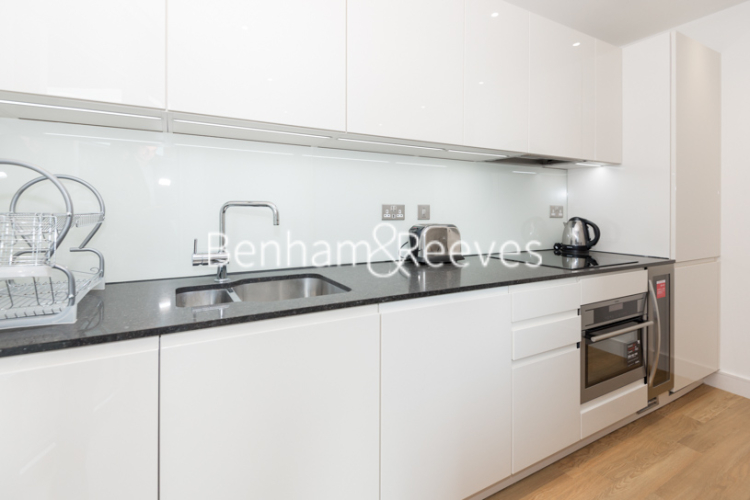 Studio flat to rent in Wandsworth Road, Nine Elms, SW8-image 2