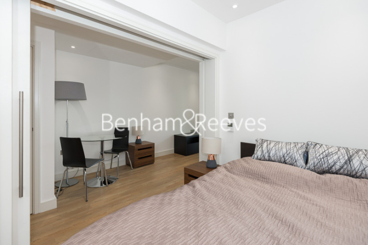 Studio flat to rent in Wandsworth Road, Nine Elms, SW8-image 4