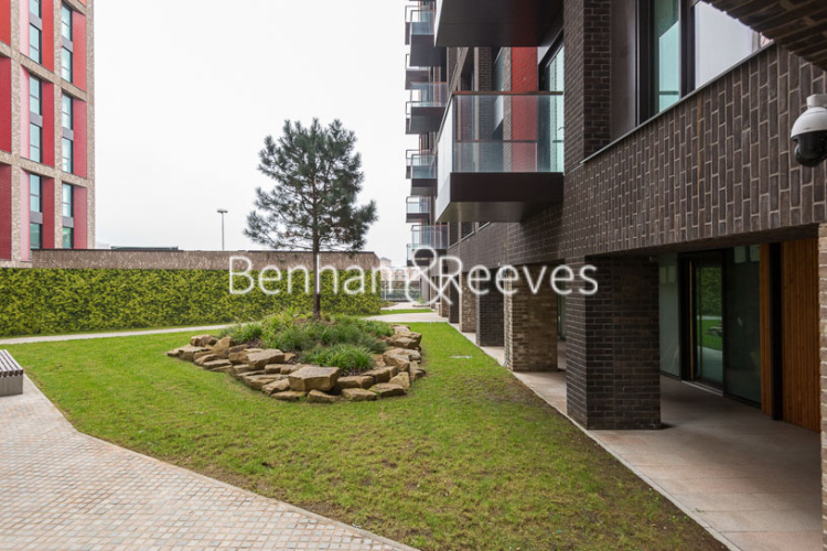 2 bedrooms flat to rent in Charles Clowes Walk, Nine Elms, SW11-image 5