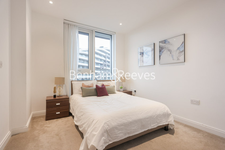 3  bedrooms flat to rent in Queenstown Road, Nine Elms, SW11-image 18