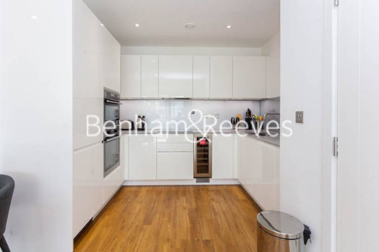 2 bedrooms flat to rent in Wandsworth Road, Nine Elms, SW8-image 2