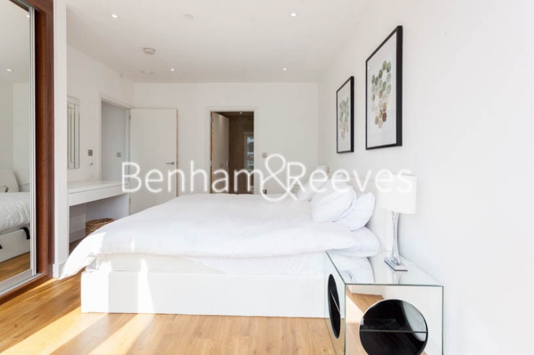 2 bedrooms flat to rent in Wandsworth Road, Nine Elms, SW8-image 3