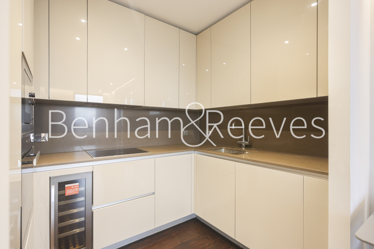 2  bedrooms flat to rent in Charles Clowes Walk, Nine Elms, SW11-image 2