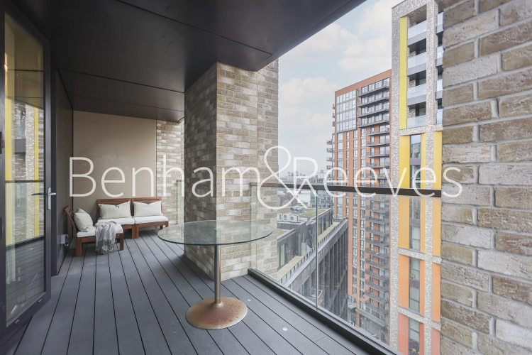 2  bedrooms flat to rent in Charles Clowes Walk, Nine Elms, SW11-image 4