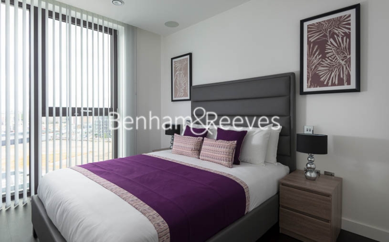 3 bedrooms flat to rent in Charles Clowes Walk, Nine Elms, SW11-image 3