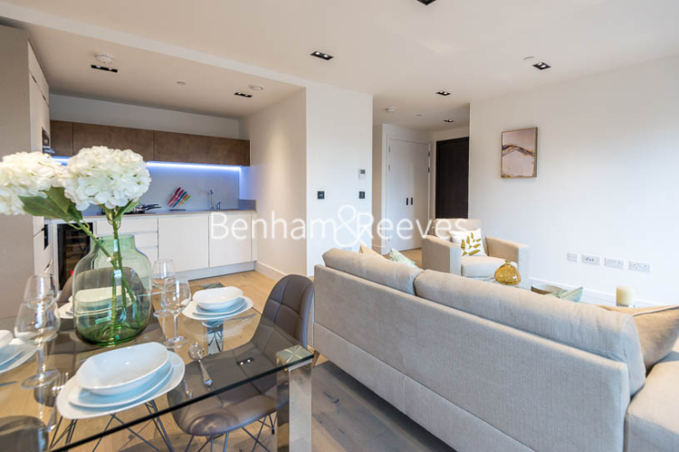 1  bedroom flat to rent in Keybridge House, Exchange Gardens, SW8-image 6