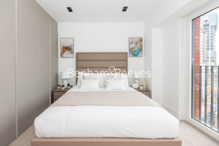 1  bedroom flat to rent in Keybridge House, Exchange Gardens, SW8-image 7