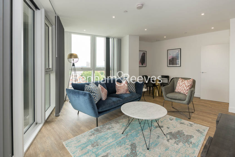 2  bedrooms flat to rent in Wandsworth Road, Nine Elms, SW8-image 1