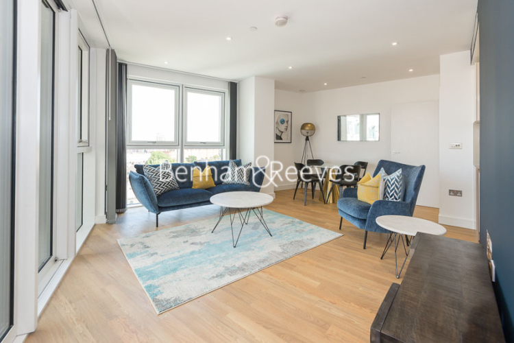 2  bedrooms flat to rent in Wandsworth Road, Nine Elms, SW8-image 1