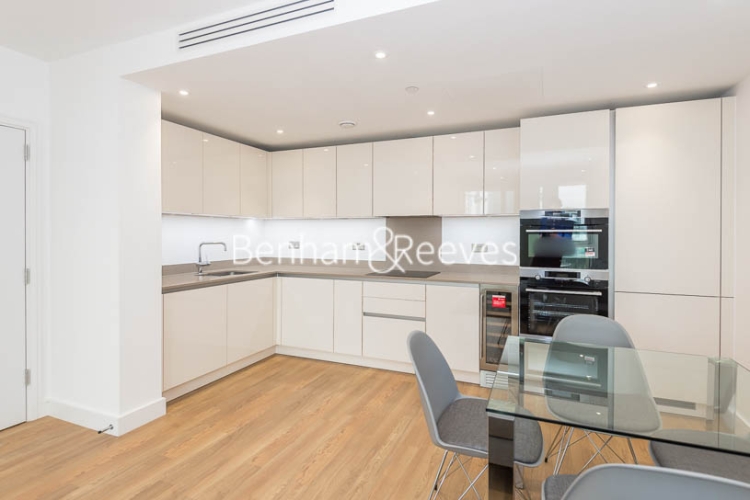 2 bedroom(s) flat to rent in Wandsworth Road, Nine Elms, SW8, London