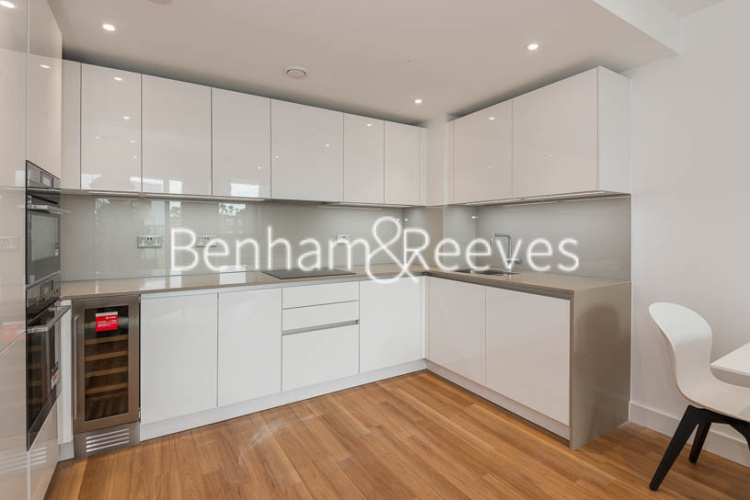 1 bedroom flat to rent in Wandsworth Road, Nine Elms, SW8-image 2