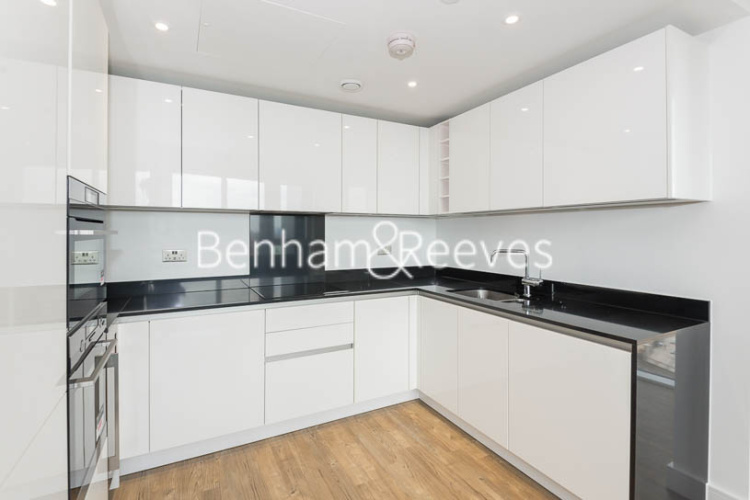 2  bedrooms flat to rent in Wandsworth Road, Nine Elms Point, SW8-image 2