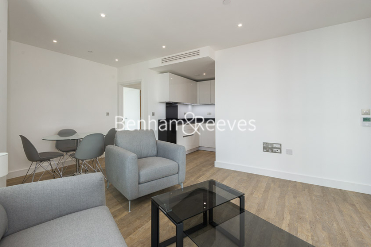 2 bedrooms flat to rent in Wandsworth Road, Nine Elms, SW8-image 1