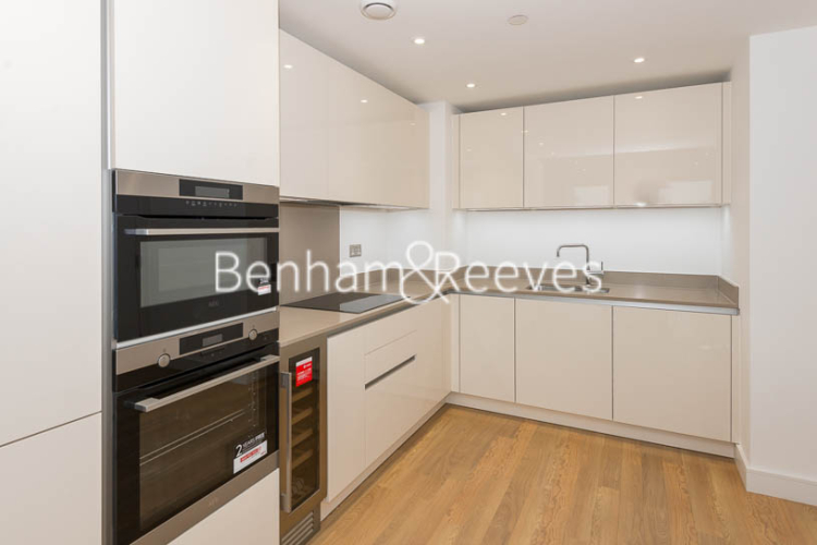 1  bedroom flat to rent in Wandsworth Road, Nine Elms, SW8-image 2