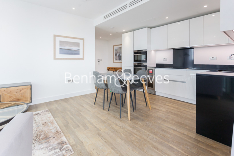 1  bedroom flat to rent in Wandsworth Road, Nine Elms Point, SW8-image 2