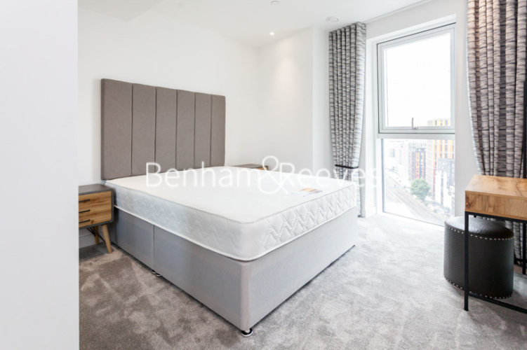1  bedroom flat to rent in Wandsworth Road, Nine Elms Point, SW8-image 3