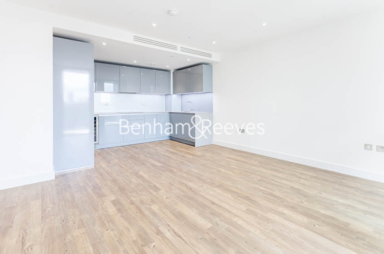 2  bedrooms flat to rent in Wandsworth Road, Nine Elms, SW8-image 1