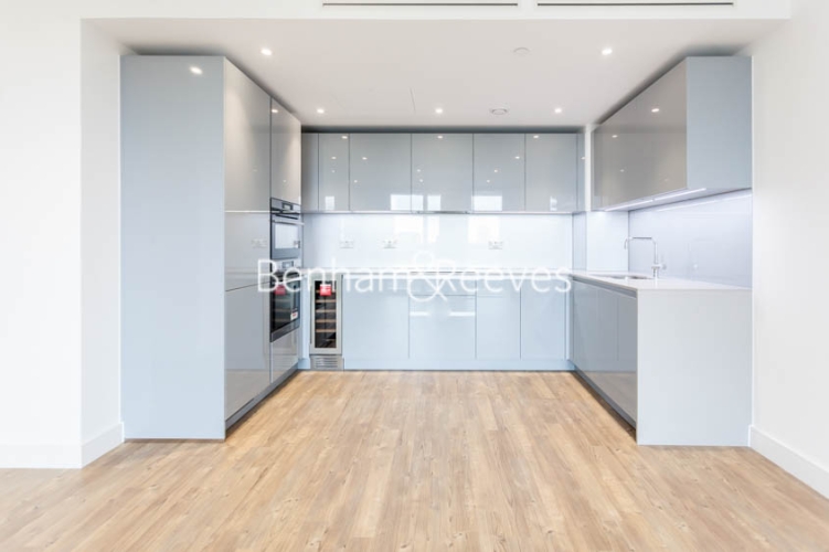 2 bedrooms flat to rent in Wandsworth Road, Nine Elms, SW8-image 2