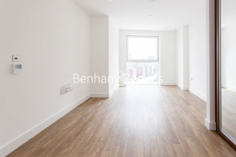 2  bedrooms flat to rent in Wandsworth Road, Nine Elms, SW8-image 9