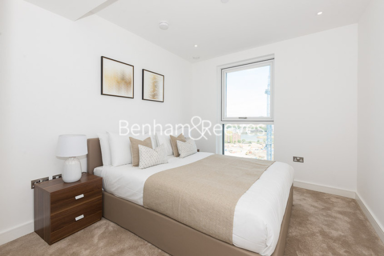 1 bedroom flat to rent in Wandsworth Road, Nine Elms, SW8-image 4