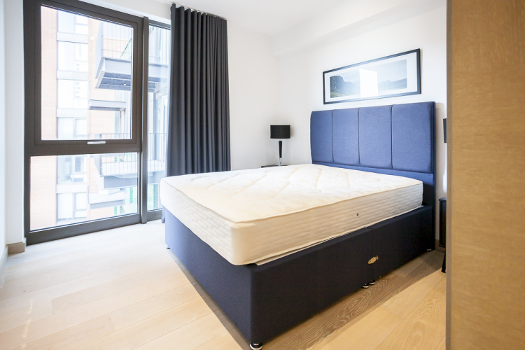 2 bedrooms flat to rent in Legacy Building, Viaduct Gardens, SW11-image 4