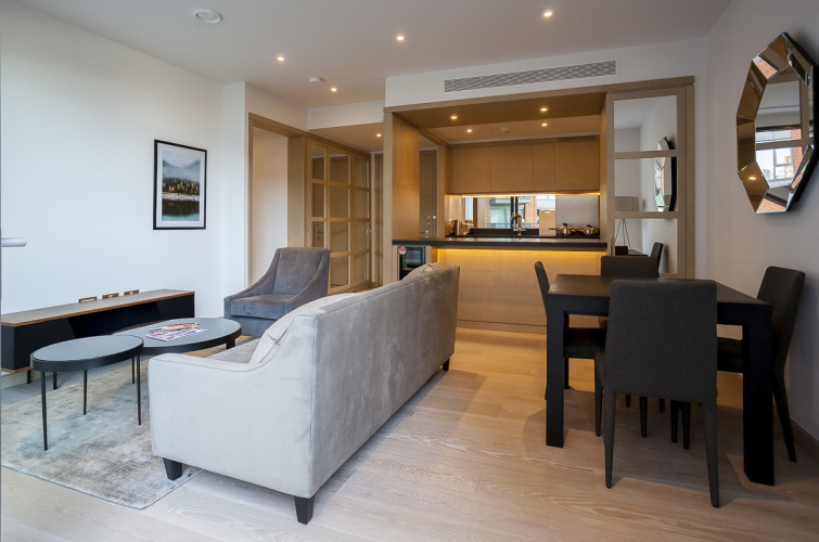 2 bedrooms flat to rent in Legacy Building, Viaduct Gardens, SW11-image 8