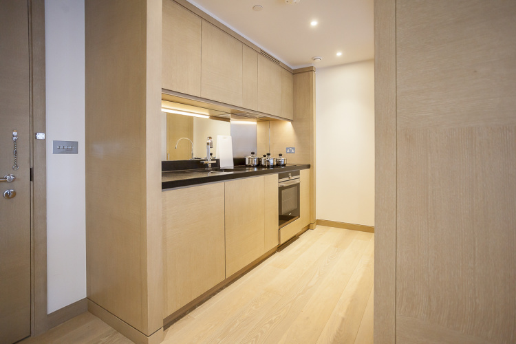 2 bedrooms flat to rent in Legacy Building, Viaduct Gardens, SW11-image 9