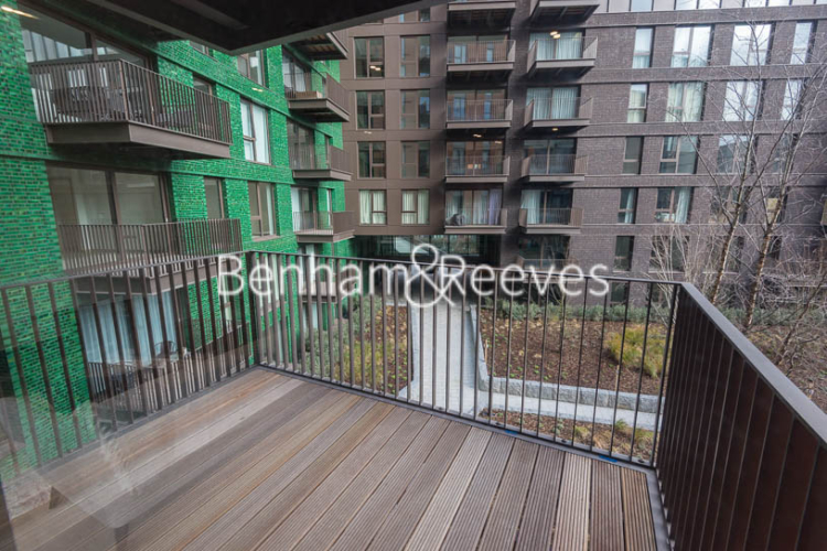 1 bedroom flat to rent in Legacy Building, Viaduct Gardens, SW11-image 6