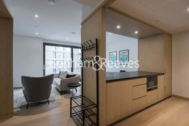 1 bedroom flat to rent in Legacy Building, Viaduct Gardens, SW11-image 11