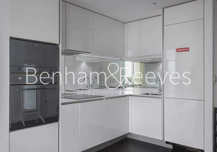 2  bedrooms flat to rent in Wandsworth Road, Nine Elms, SW8-image 2