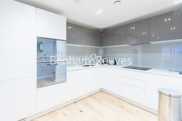 2  bedrooms flat to rent in Lambeth High Street, Vauxhall, SE1-image 2