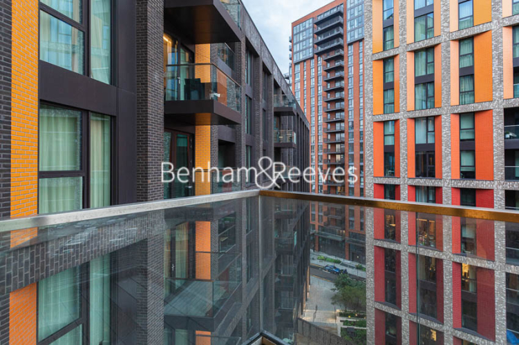 1  bedroom flat to rent in Haines House, Charles Clowes Walk,  SW11-image 5