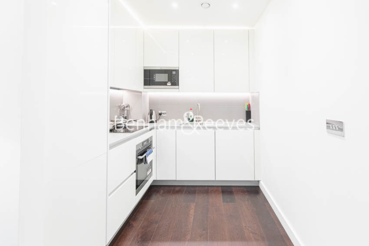 1  bedroom flat to rent in Haines House, Charles Clowes Walk,  SW11-image 7