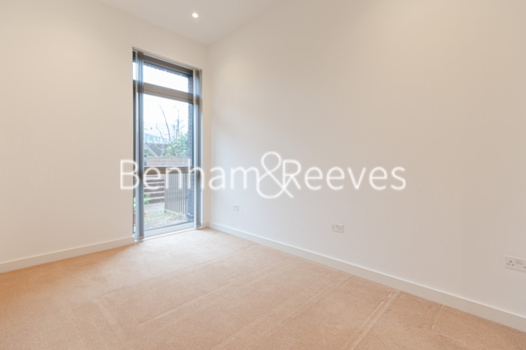 2  bedrooms flat to rent in Caithness Walk, Croydon, CR0-image 3