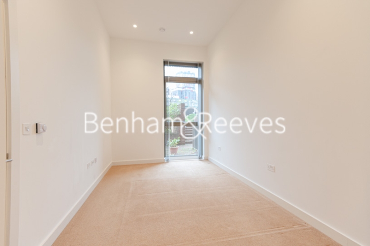 2  bedrooms flat to rent in Caithness Walk, Croydon, CR0-image 8