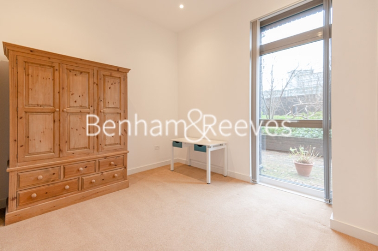 2  bedrooms flat to rent in Caithness Walk, Croydon, CR0-image 15