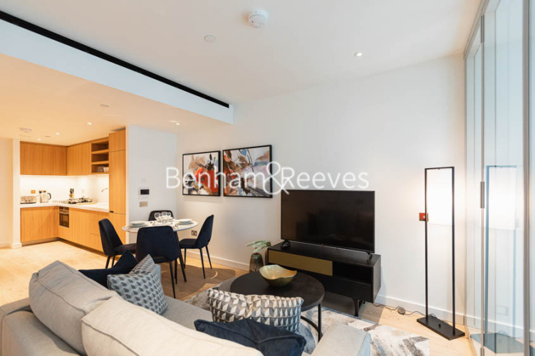 Studio flat to rent in Wilshire House, Prospect Way, Battersea, SW11-image 1