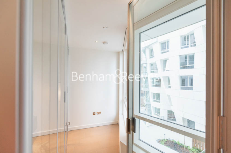 Studio flat to rent in Prospect Way, Battersea, SW11-image 12