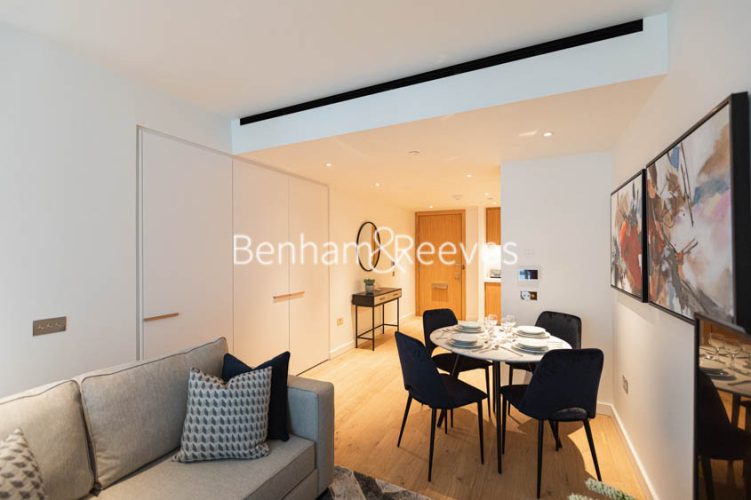 Studio flat to rent in Wilshire House, Prospect Way, Battersea, SW11-image 13