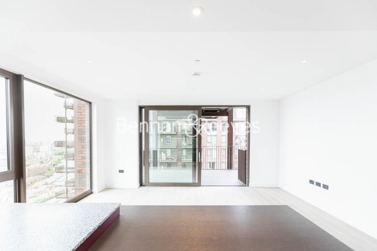 2 bedrooms flat to rent in Viaduct Gardens, Nine Elms, SW11-image 1