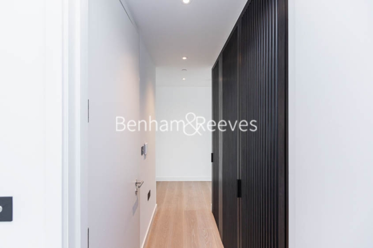 2  bedrooms flat to rent in Viaduct Gardens, Nine Elms, SW11-image 10