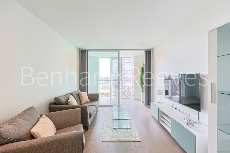 1 bedroom flat to rent in Wandsworth Road, Nine Elms, SW8-image 1