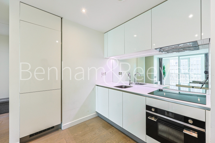 1 bedroom flat to rent in Wandsworth Road, Nine Elms, SW8-image 2